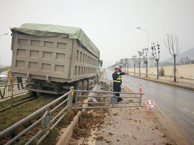 金鹏最新款电车-金鹏电车新品上市